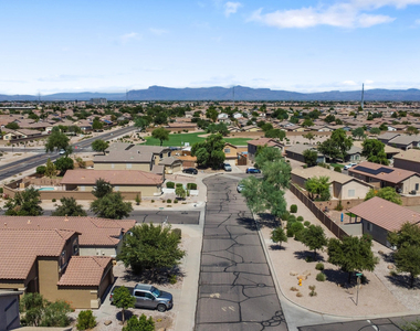 34994 N Barzona Trail - Photo Thumbnail 28