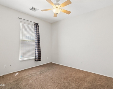 4323 W T Ryan Lane - Photo Thumbnail 17