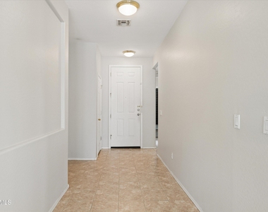 4323 W T Ryan Lane - Photo Thumbnail 7