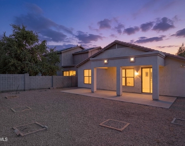 4323 W T Ryan Lane - Photo Thumbnail 30