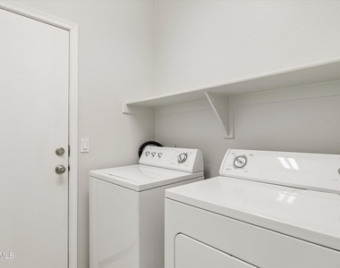 4323 W T Ryan Lane - Photo Thumbnail 43