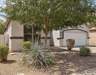 4323 W T Ryan Lane - Photo Thumbnail 2