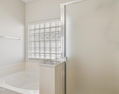4323 W T Ryan Lane - Photo Thumbnail 38