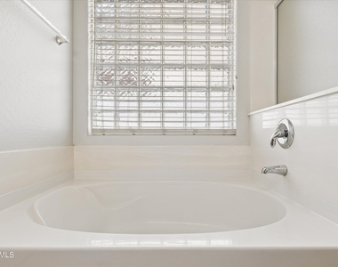 4323 W T Ryan Lane - Photo Thumbnail 16