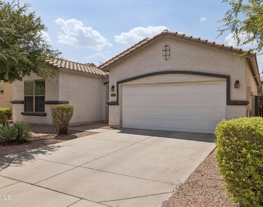 4323 W T Ryan Lane - Photo Thumbnail 3