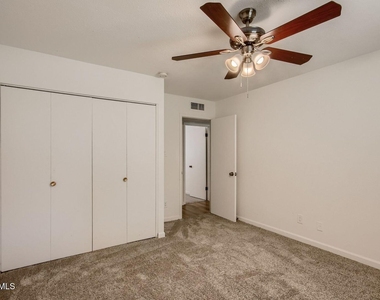 3115 S Kachina Drive - Photo Thumbnail 4