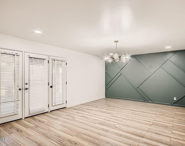 3115 S Kachina Drive - Photo Thumbnail 5