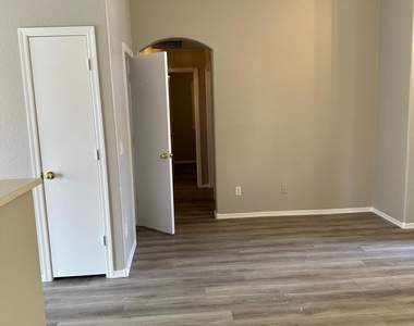 15345 W Evans Drive - Photo Thumbnail 4