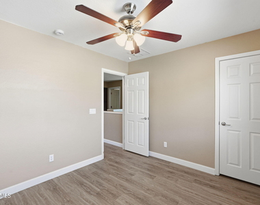544 N Alma School Road - Photo Thumbnail 18