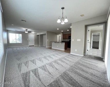 1223 W Desert Seasons Drive - Photo Thumbnail 4