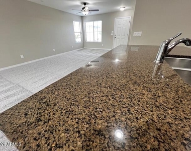 1223 W Desert Seasons Drive - Photo Thumbnail 10
