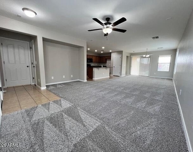 1223 W Desert Seasons Drive - Photo Thumbnail 3