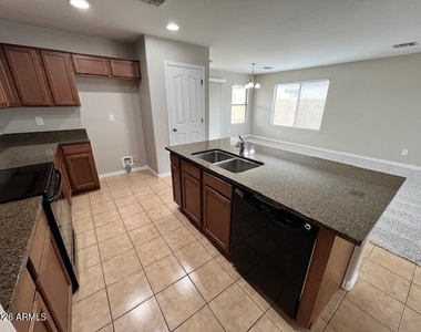 1223 W Desert Seasons Drive - Photo Thumbnail 6