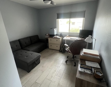 11206 W Chase Drive - Photo Thumbnail 4