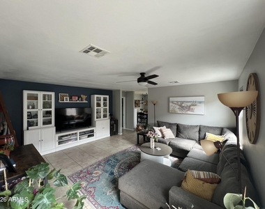 11206 W Chase Drive - Photo Thumbnail 2
