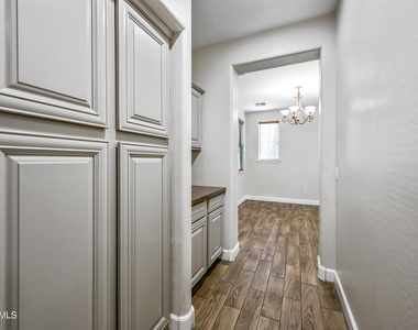 15340 W Dahlia Drive - Photo Thumbnail 17