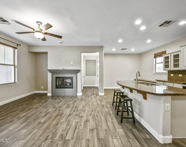15340 W Dahlia Drive - Photo Thumbnail 7
