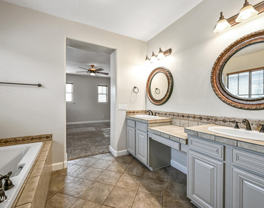 15340 W Dahlia Drive - Photo Thumbnail 25