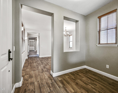 15340 W Dahlia Drive - Photo Thumbnail 4