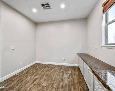 15340 W Dahlia Drive - Photo Thumbnail 15