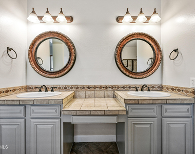 15340 W Dahlia Drive - Photo Thumbnail 22