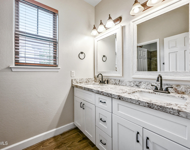 15340 W Dahlia Drive - Photo Thumbnail 28