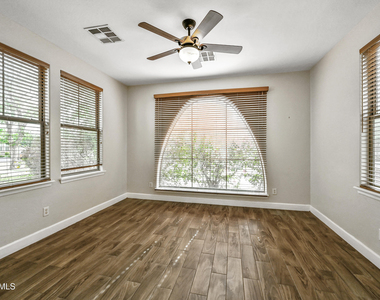 15340 W Dahlia Drive - Photo Thumbnail 3