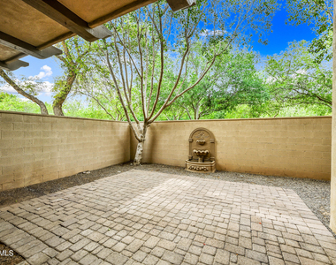 15340 W Dahlia Drive - Photo Thumbnail 35