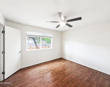 2417 E Campbell Avenue - Photo Thumbnail 2