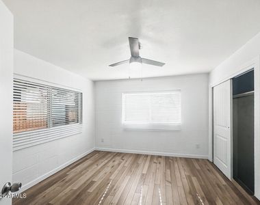 1911 E Amelia Avenue - Photo Thumbnail 8