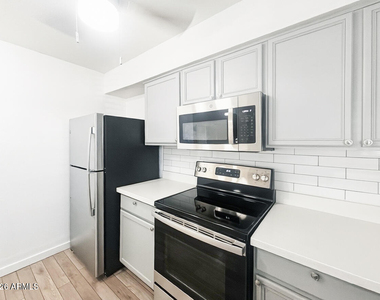 1911 E Amelia Avenue - Photo Thumbnail 10