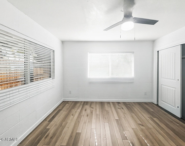 1911 E Amelia Avenue - Photo Thumbnail 5