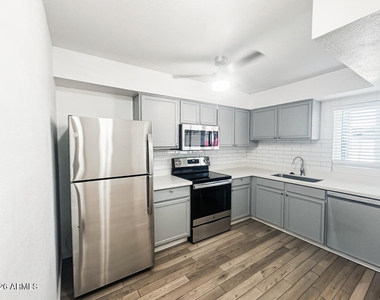 1911 E Amelia Avenue - Photo Thumbnail 6