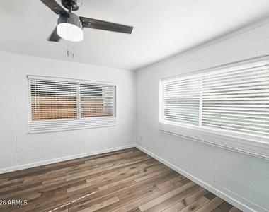 1911 E Amelia Avenue - Photo Thumbnail 1