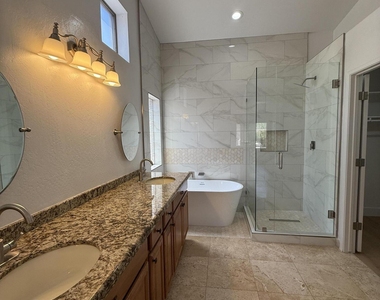 15731 N 102nd Street - Photo Thumbnail 12