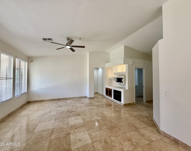 15731 N 102nd Street - Photo Thumbnail 15