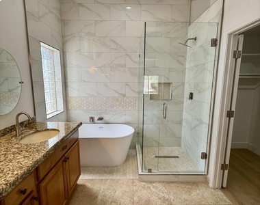 15731 N 102nd Street - Photo Thumbnail 13