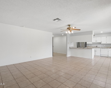 737 W El Prado Road - Photo Thumbnail 12