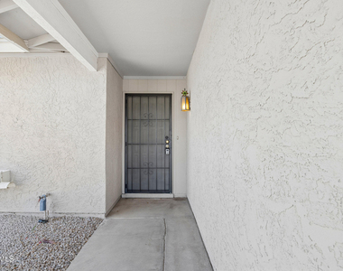 737 W El Prado Road - Photo Thumbnail 3