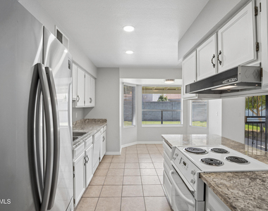 737 W El Prado Road - Photo Thumbnail 8