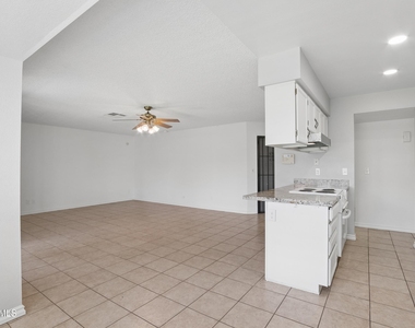 737 W El Prado Road - Photo Thumbnail 10