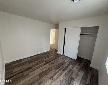 12710 W Ash Street - Photo Thumbnail 10