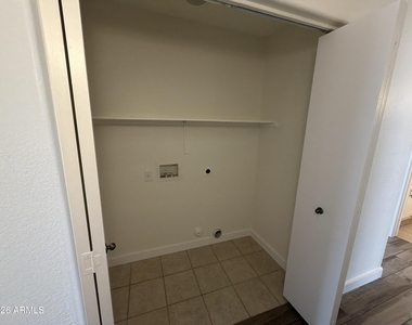 12710 W Ash Street - Photo Thumbnail 17
