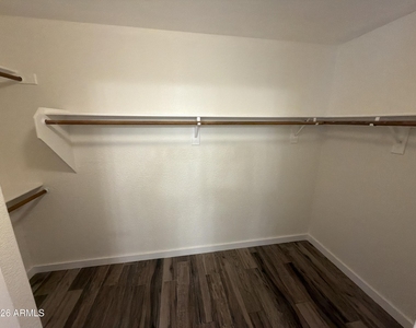 12710 W Ash Street - Photo Thumbnail 15