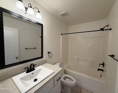 12710 W Ash Street - Photo Thumbnail 8