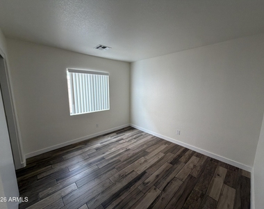 12710 W Ash Street - Photo Thumbnail 9