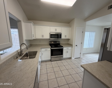 12710 W Ash Street - Photo Thumbnail 1