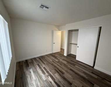 12710 W Ash Street - Photo Thumbnail 7