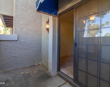 7557 N Dreamy Draw Drive - Photo Thumbnail 10