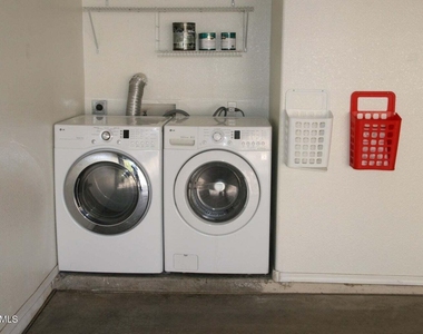 1013 W Westchester Avenue - Photo Thumbnail 7